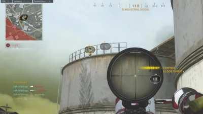 These metal silos are a little broken. Apparently you can ping and shoot trough these like they are not there at all.