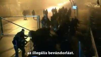 “Brüsszel már megint kezdi” - hivatalos kormányzati hirdetés.