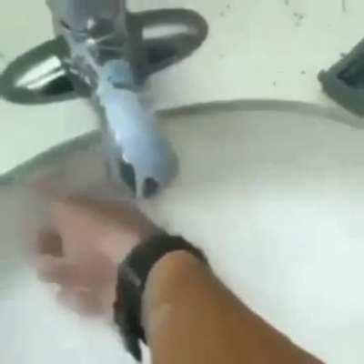 here's how to ACTUALLY wash hands w/ Gordon Freeman