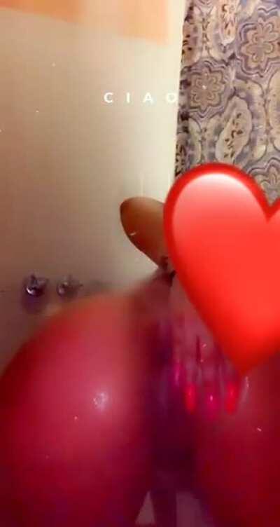 If y’all wanna see more of her hml‼️‼️