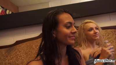 Janice Grifith with her friends in bts