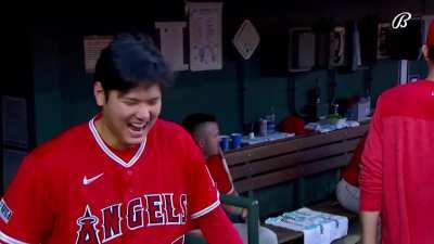 [Highlight] Shohei Ohtani laughing and smiling.