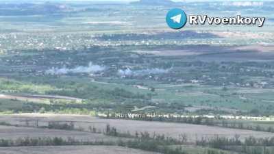 RU POV: The Russian Aerospace Forces are conducting airstrikes on New York (formerly known as Novogorodskoe) in the area between Gorlovka, Avdievka, and Toretsk, using RBK-500 cluster bombs. This region is currently the focal point of Ukrainian Armed Forc