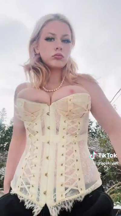 Grace in the snow 😛