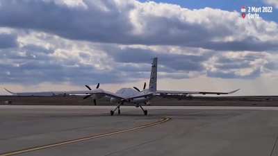 Tüm dünya TB-2'yi konuşurken, biz; TB-3'nü, A'sını, B'sini de yaptık... İplik üretebildiğine sevinilen yıllardan, Teknoloji ihraç edilen yıllara... Vatana, millete, hayırlı olsun inşallah.!