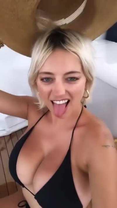 She has the best titties ever