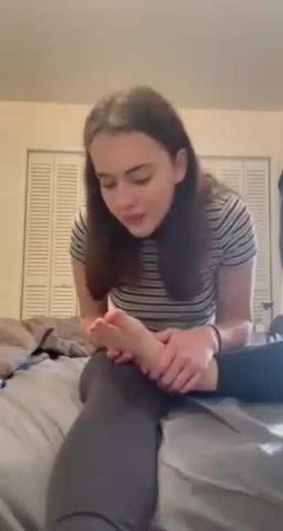 Feets for worshipping 