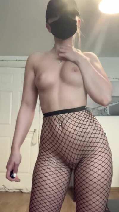 You bump into me at a anon sex party, smash or pass?.. 💓