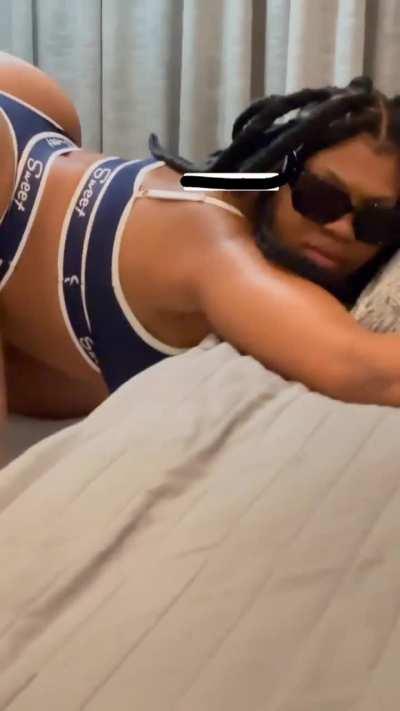 the booty + the arch 10/10 😍