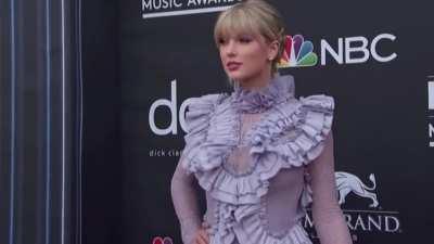 Taylor Swift on the Red Carpet edit