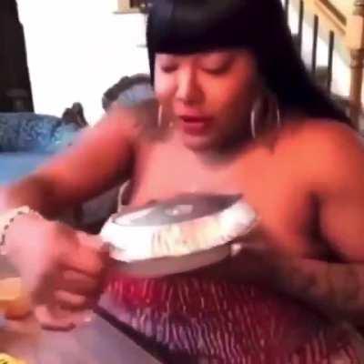 Queenvelynn when Kai'sa mysteriously disappears after that latest tweet