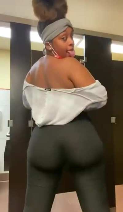 👏🏾 CLAP IT UP FOR 50k! 🍑