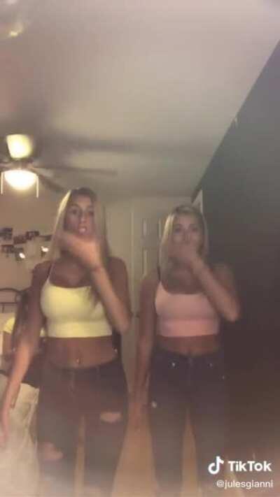 College hoes shaking their tits