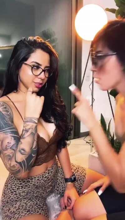 I wanna see your checks go red!