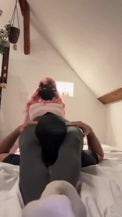 Little headscissor session with my play toy 😏 text me for the full video 🫶🏽