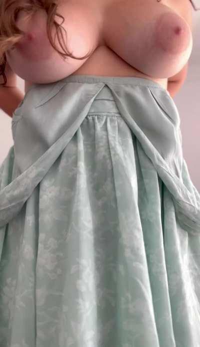 does my dress hide my curves?