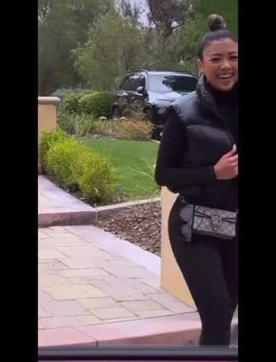 🤤 Coming and going 🥴