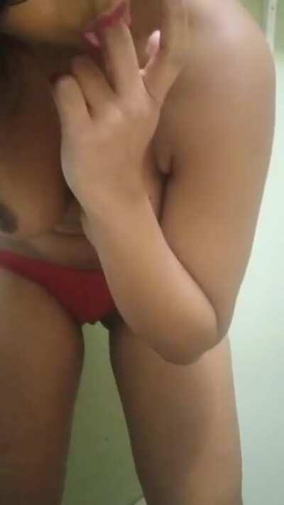 Just a girl ready eager to please 💕, available for vanilla and fetish sessions. Get some [Kik] sessions. Book for more than 80$? You get a free premade 😘 [pic]buy more than 40$ of pictures and you get 5 photos free,both custom and premades available[vid]