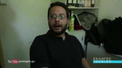 Γ*μάνε τα μηχανάκια που κάνουν θόρυβο.