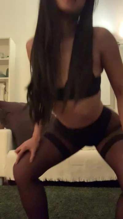 A lady who is classic tastes so much sweeter when she is nasty 😏[ba]