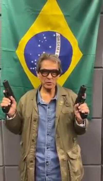 Só no Brasil um cara com uma reputação dessas vira presidente de Partido Político