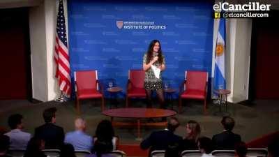 Lo invitaron a macri a harvard y le tiraron que 