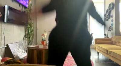 🤷🏾‍♂️ her content is whatevs