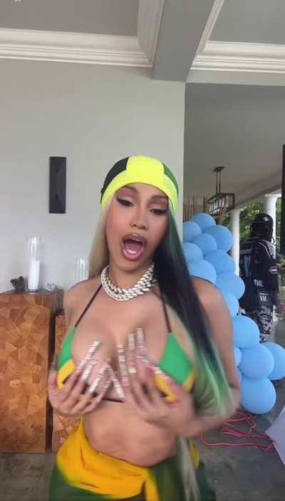 Cardi and her big rack