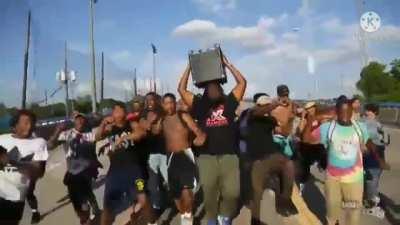 Goodbye traitors requiem! HELLO stone ocean