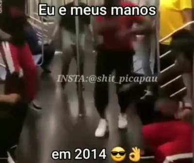 Só eu que dançava essa música com meus amigos ?, obs nao sei se esse meme é copiado só sei que meu amigo me mando no zap