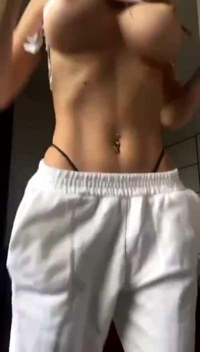 Amazing Tits on Top Of a Sexy Tummy