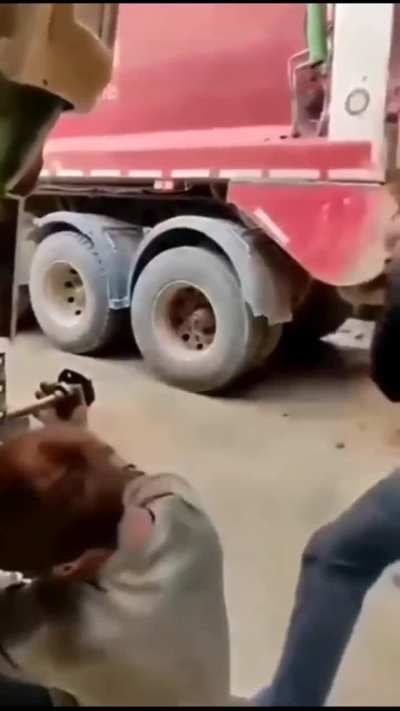 sledgehammer.heavy.mp4