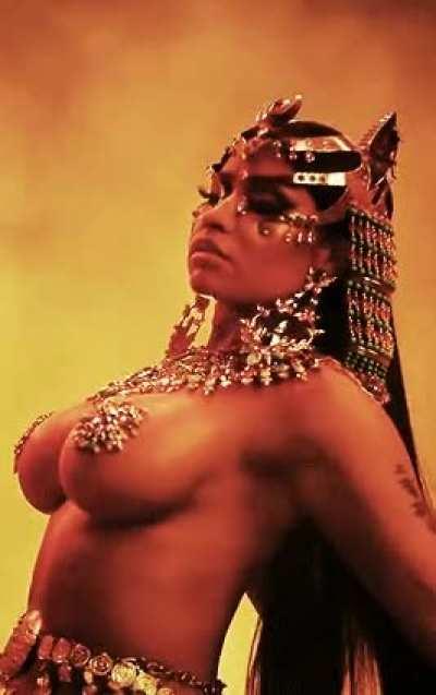 Jerking for Nicki Minaj feel free to join me