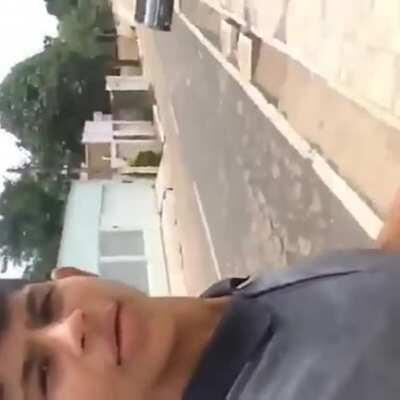 Meu amigo já fez isso no fundamental e jogaram um pinico de mijo na cara dele