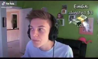 Alexby justificando su homosexualidad