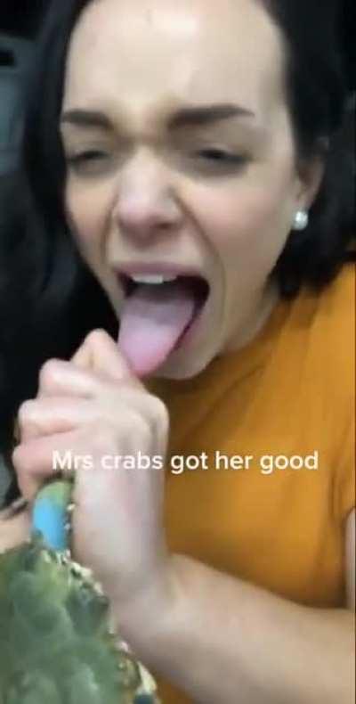 Mr crabs got her good.