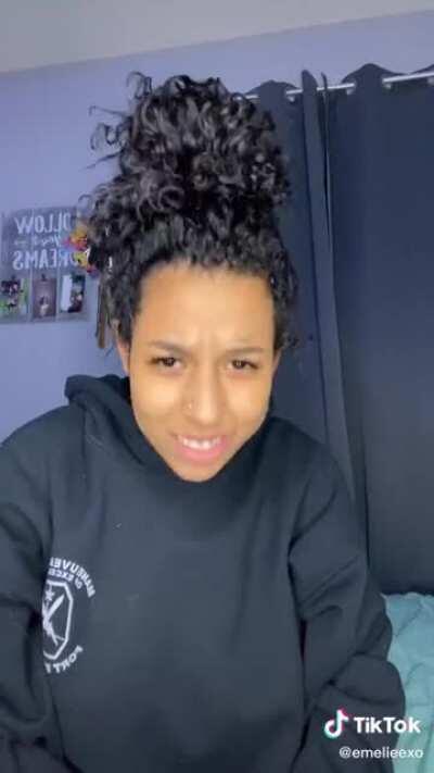 I bet her onlyfans 🔥🔥