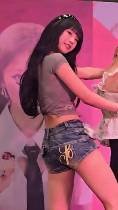 KISS OF LIFE - Julie & Natty