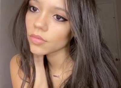 Jenna Ortega - Seductive look