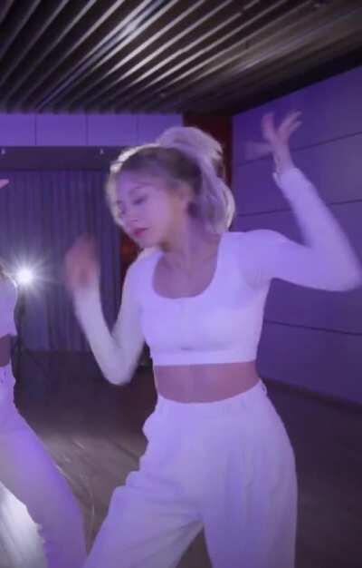 201222 - Stunning Chaeyoung