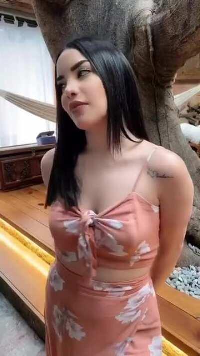 Kimberly haciendo twerk