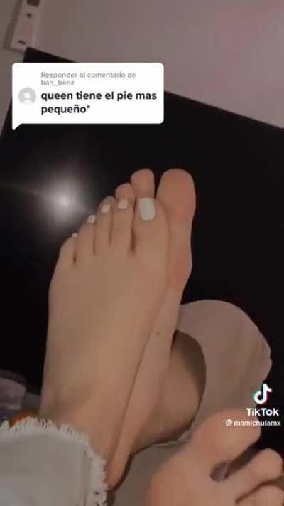 Some big soles and pretty toes