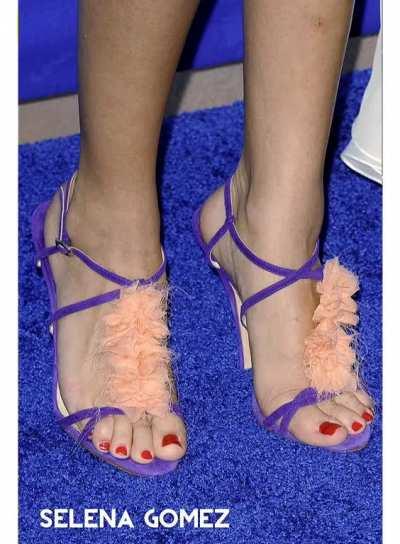 Queens feet