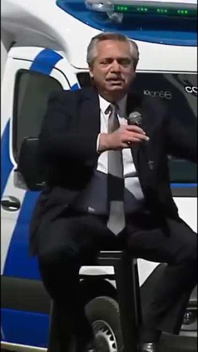 No puedes pasar 5 minutos sin humillarte solo?