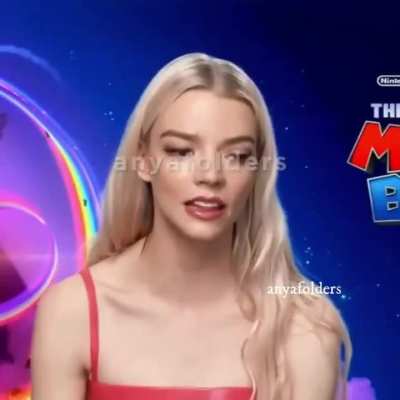 Anya speaking Spanish