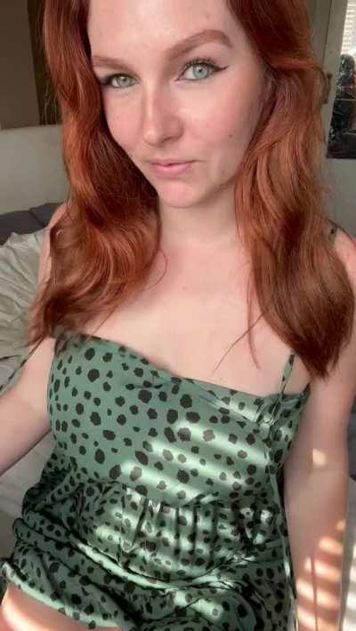 Mom of 3…hope you like redheads 😍😍😍