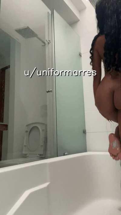 I'm getting very hard when my step bro looking at me