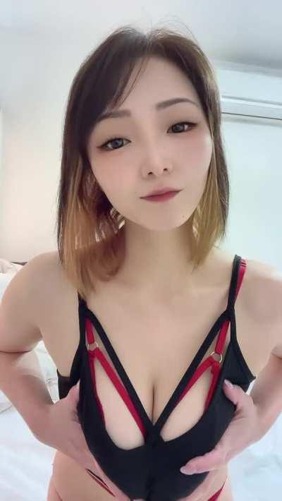 just love to bounce it. imagine its squeezing your BWC.