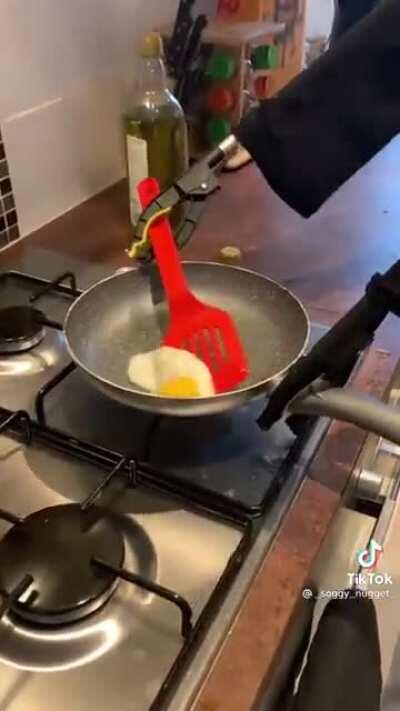 Boy sure wish I knew how to fry an egg