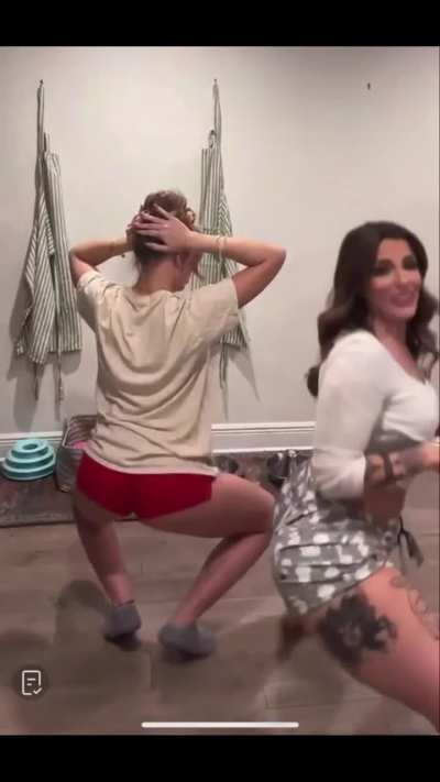 TikTok live twerking n dancing